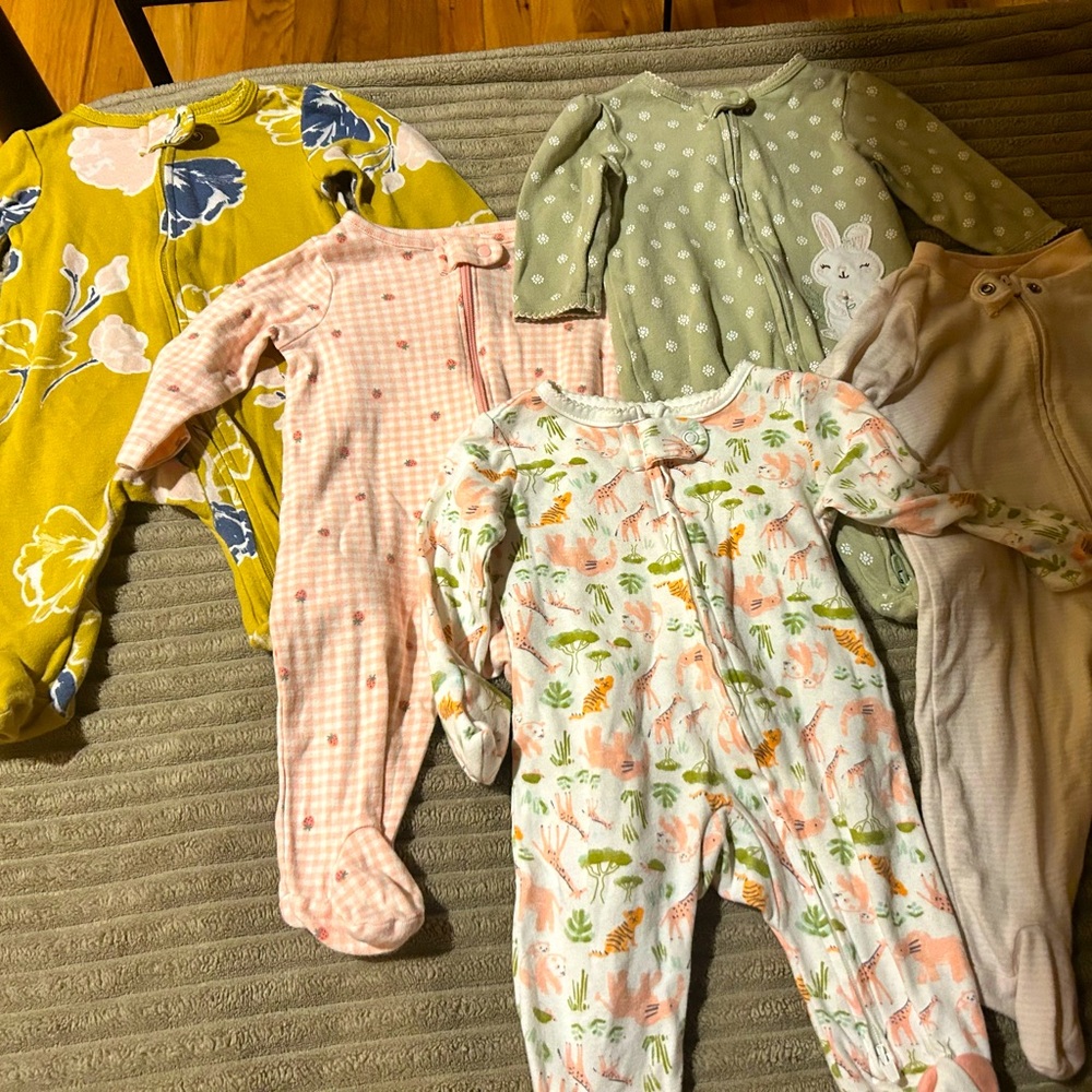Baby girl sleeper 1-3 months